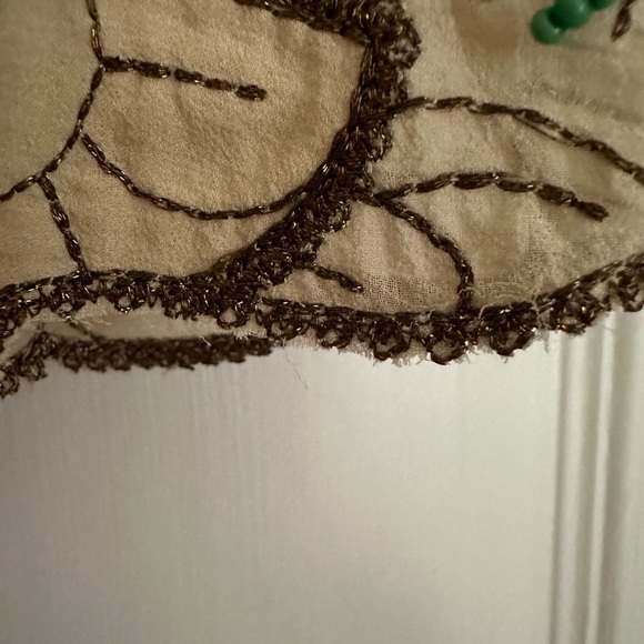 Elegant SILK embroidered and beaded top NWOT - Picture 4 of 9